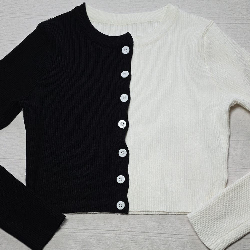 J. ING Black & White Cropped Ribbed Cardigan Women's Size Medium / Large